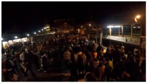 貴重映像！？新年直後の神社の様子