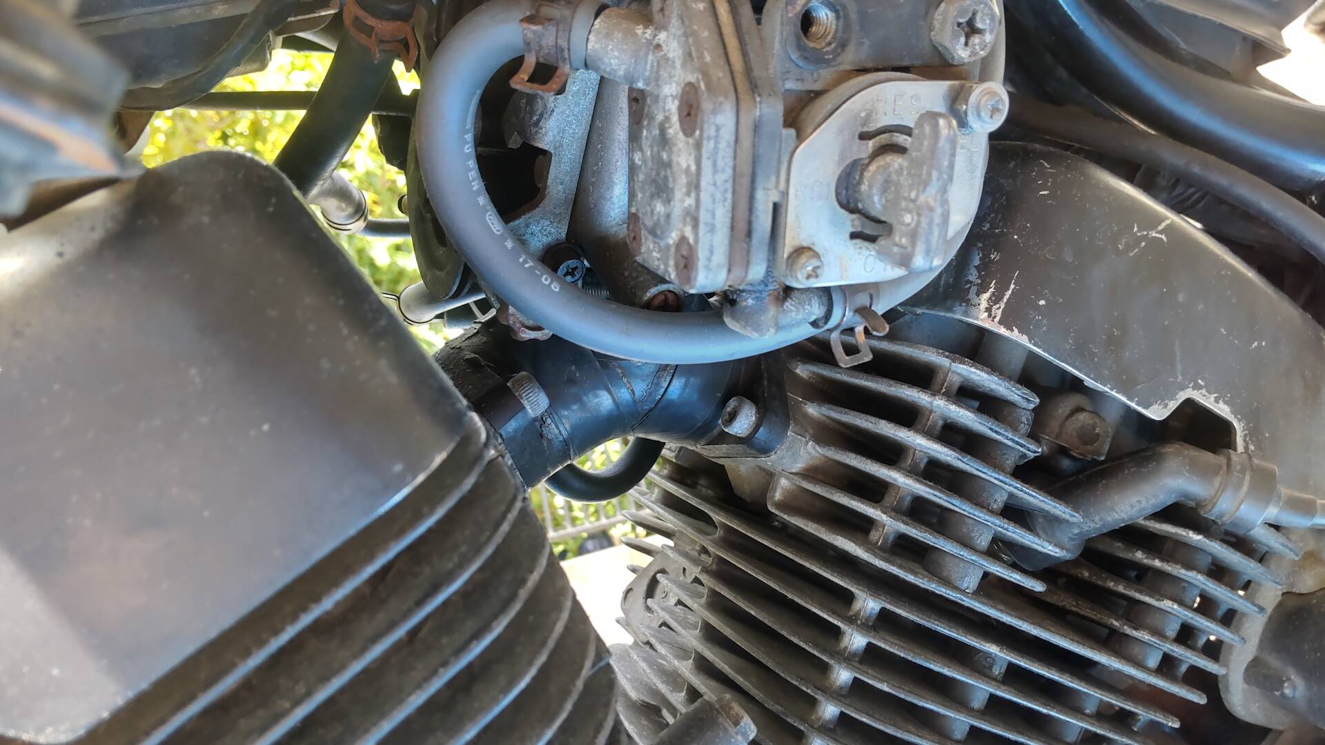 【バイク整備】エンジンとライトが不調